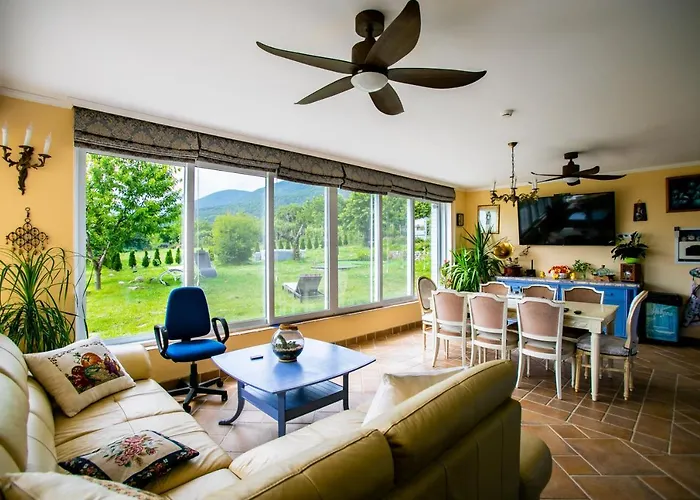 Луксозна вила кала